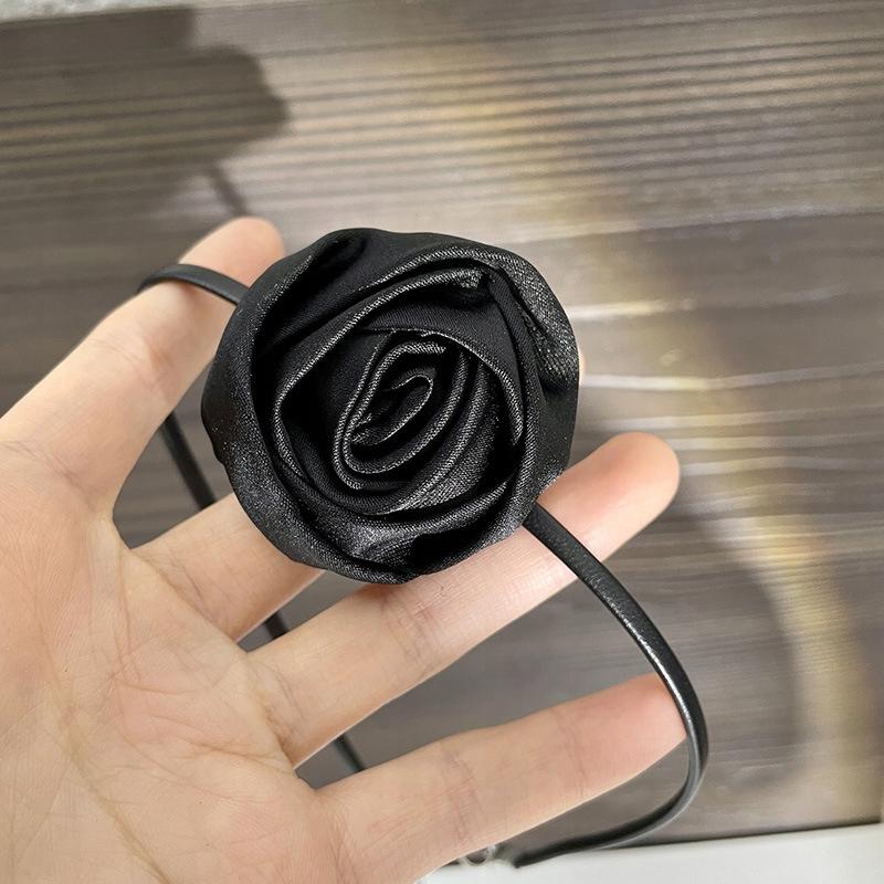 White Women' CHOKER On a Strap NECKLACE Flower ROSE On the Neck Elegant