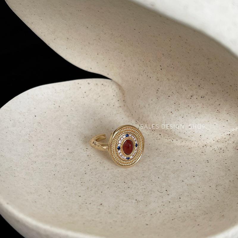 Vintage Pearl Enamel Ring - Unique High-End Fashion Statement.