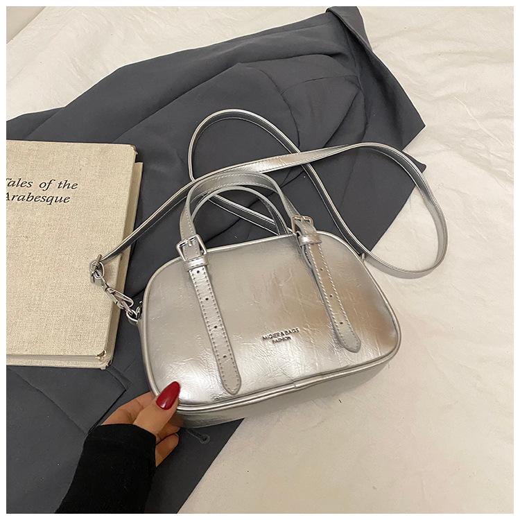 Premium sense small bag women's 2025 new spring and summer versatile oblique span bag handbag pillow bag small square bag
