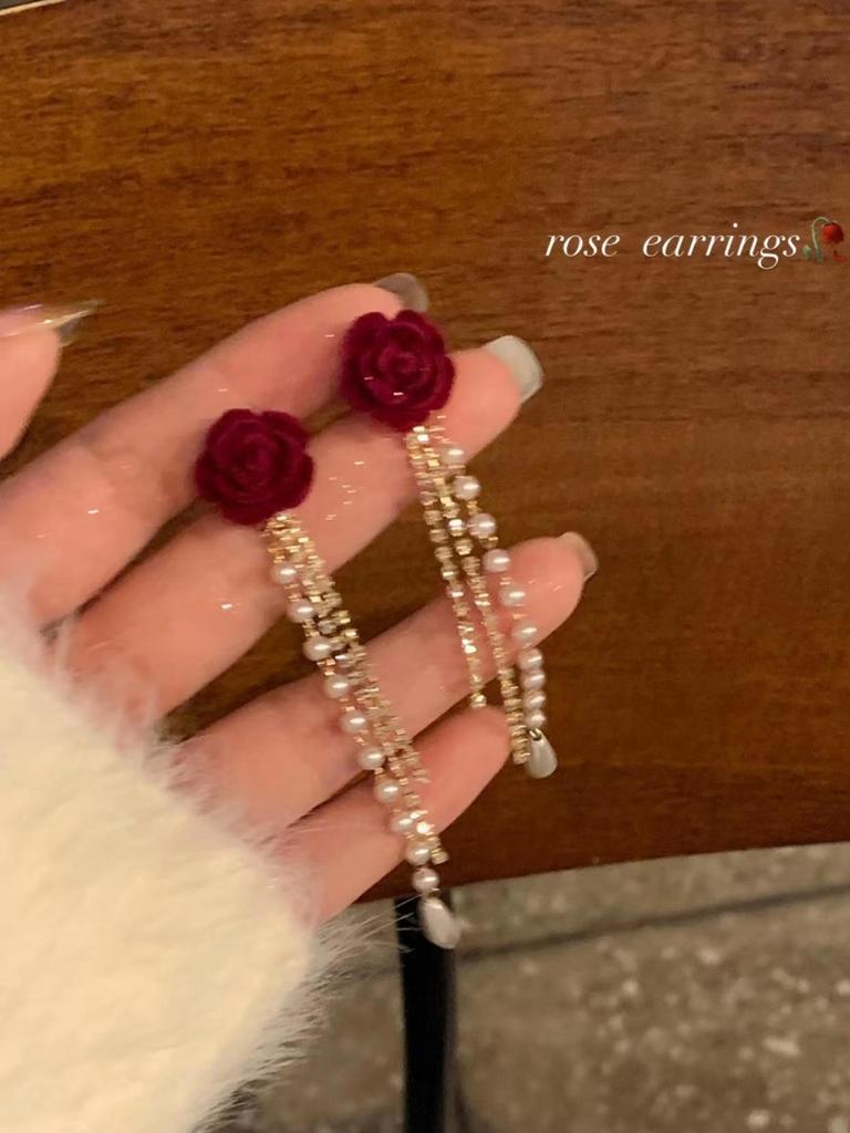 2024 D Retro Wine Red Velvet Rose Pearl Earrings: Hong Kong Style, Autumn/Winter Trend