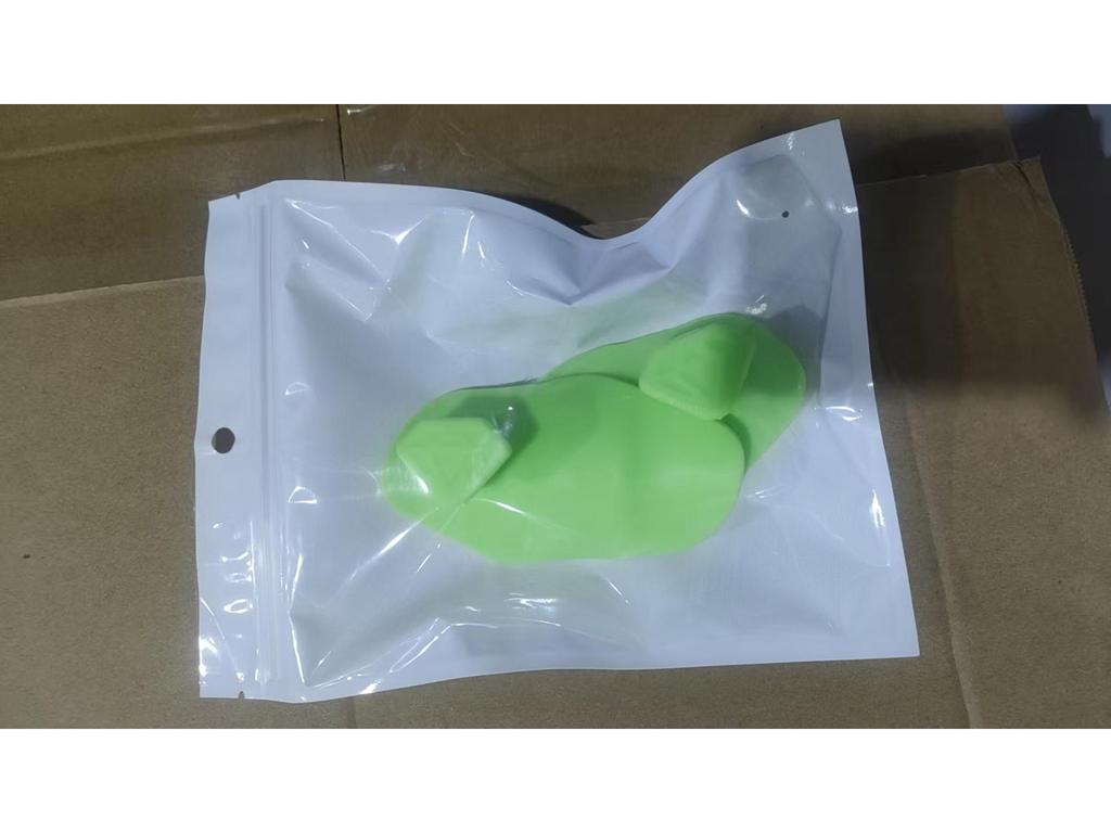 Silicone Anti-Slip Grip Strength Trainer for Weightlifting and Fitness