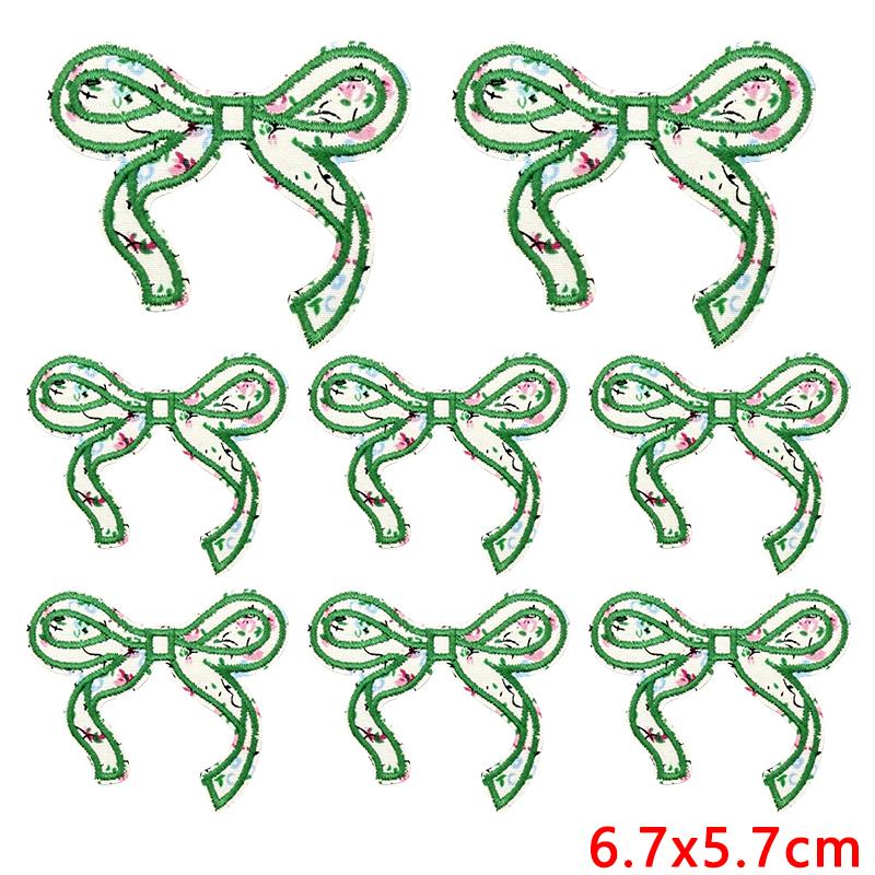 10 /26pcs Wholesale Fresh Letter Embroidery Patch Diy Floral Heart Bow Iron On Patches For Clothes Jackets Backpack Sew Stickers 