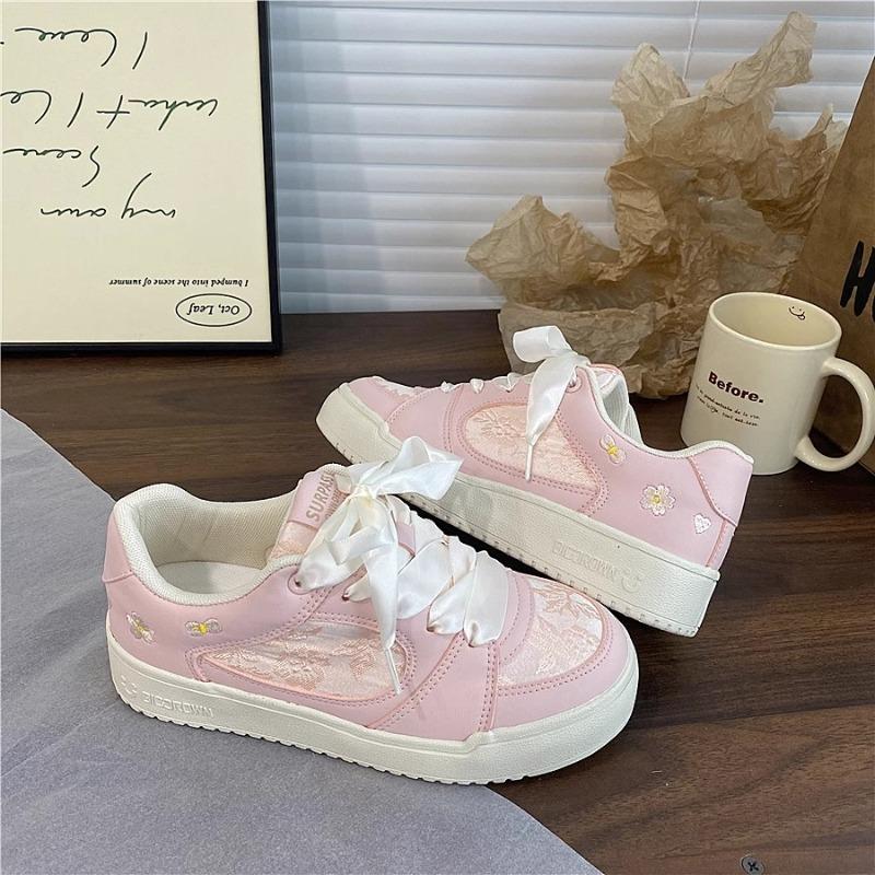 Bread shoes low-top student board shoes children's leather surface spring new niche versatile cream platform white shoes