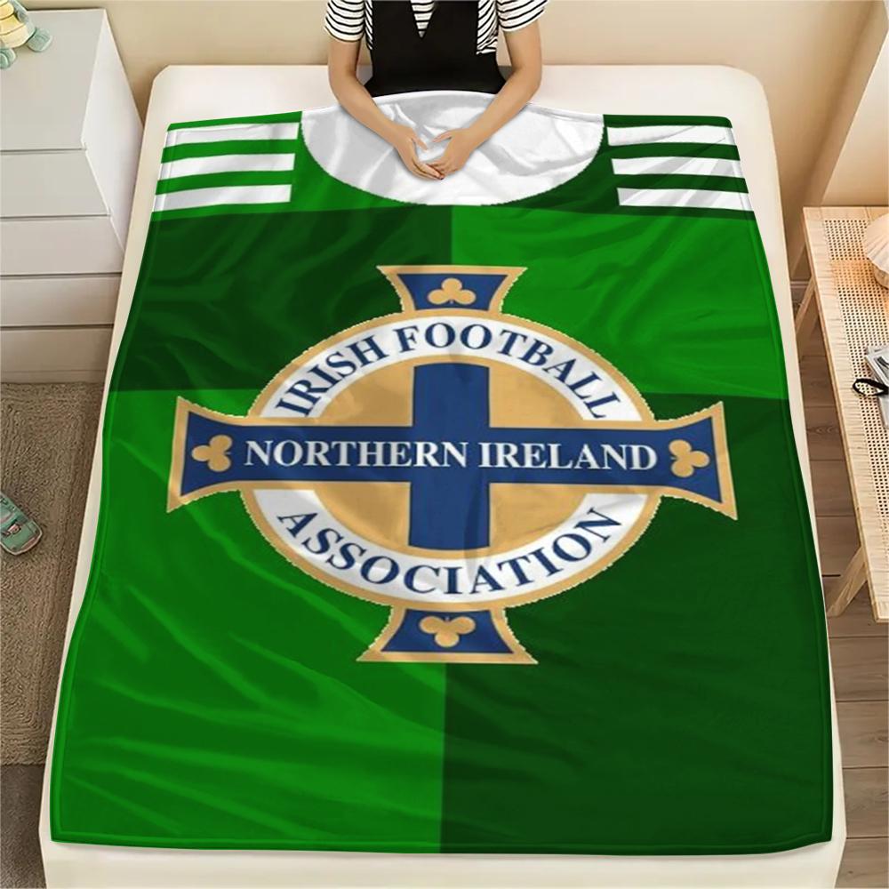1 pièce Couverture en Flanelle Imprimée FC Irlande du Nord, Haute qualité Confortable pour Toutes les Saisons, Décoration d'Intérieur, Chaleur et Confort, Parfait pour les Cadeaux de Noël