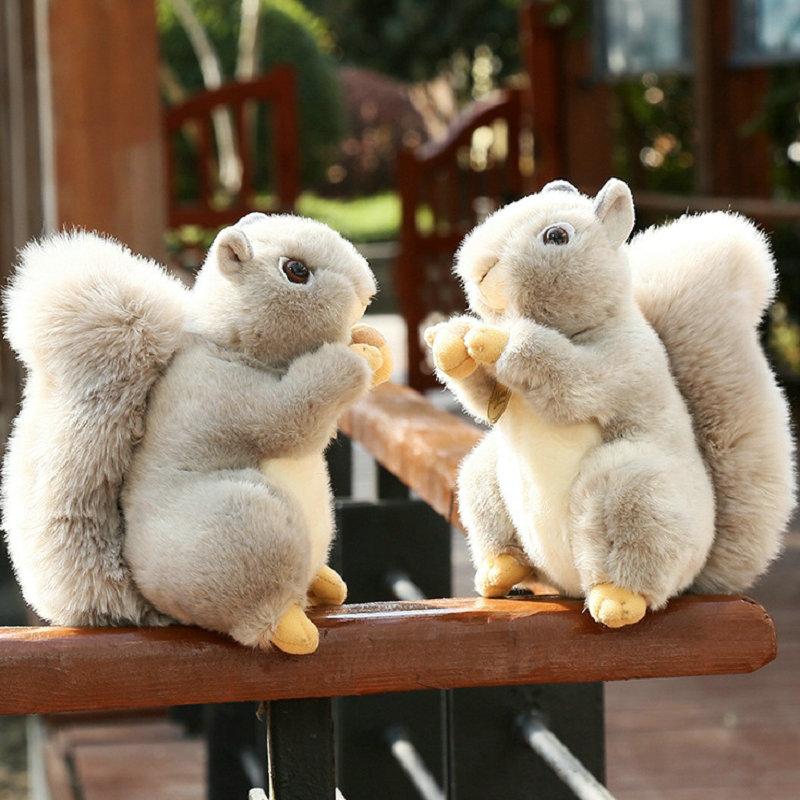 Simulation Hold Hazelnut Squirrel Plush Toy Stuffed lifelike Big Tail Squirrel Plushies For Kids Birthday Gift Garden Decor DOll