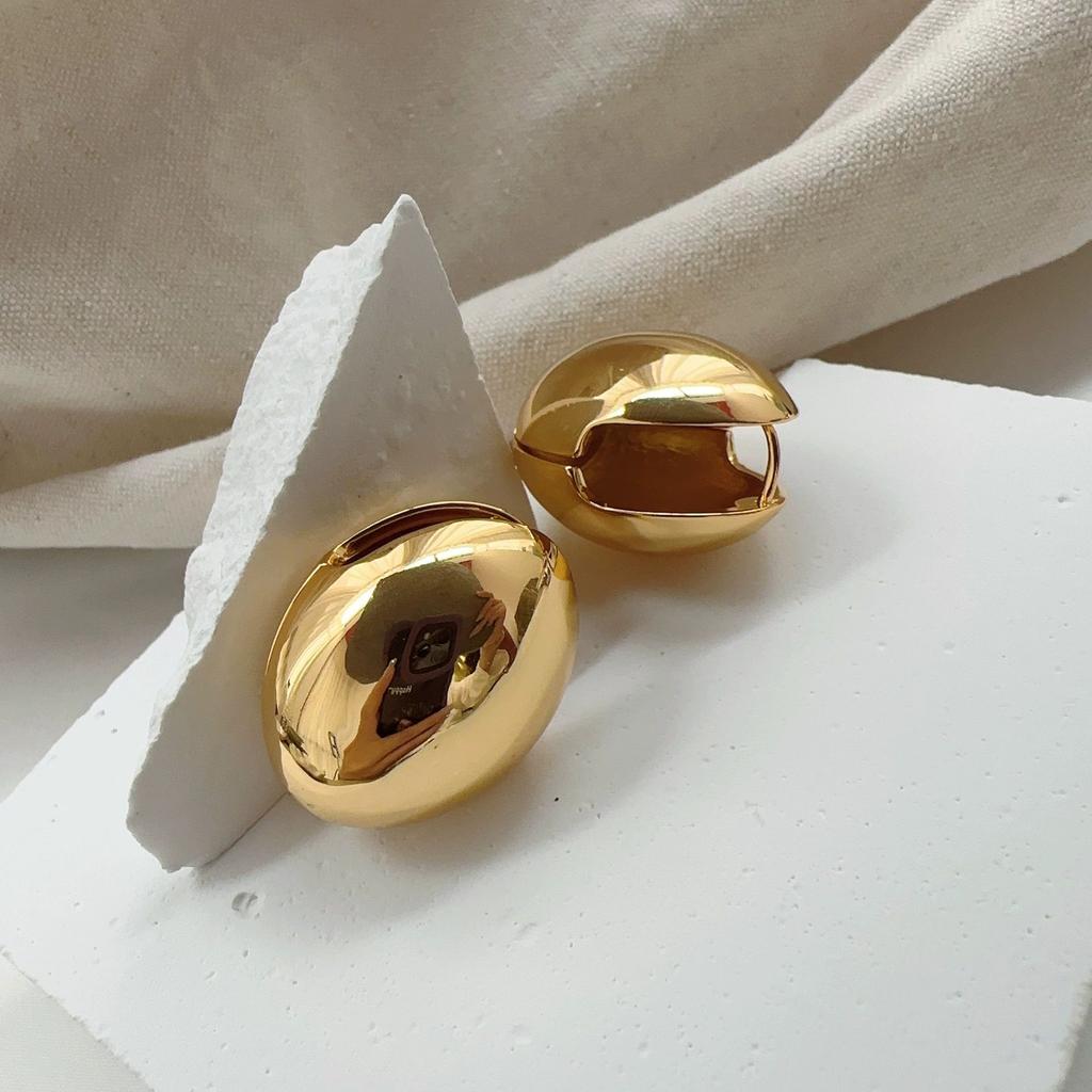 Metall Glatt Dreidimensional Einfach Große Ohrringe, Damen Designgefühl, Fortgeschrittene Übertreibung, Einzigartige Stecker