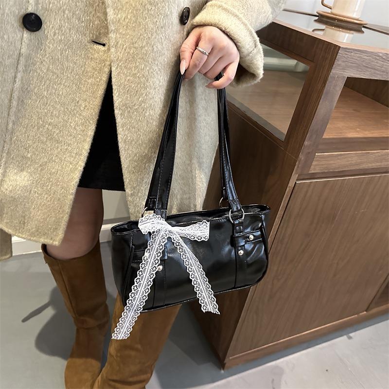 Portable pillow bag New textured shoulder bag Niche design Commuter messenger women's bag
