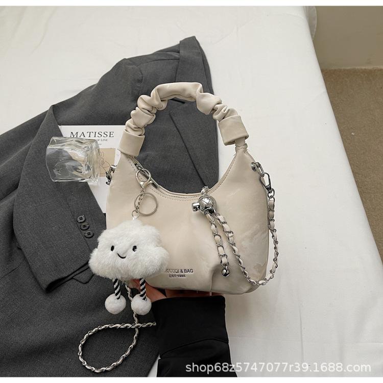 Korean Version of Super Fire Niche Cloud Bag Women's 2025 New Versatile Chain Messenger Bag Exquisite Pleated Portable Small Bag