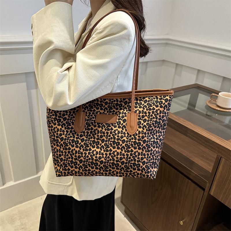 Print Luxurious Leopard Large Tote Bag For Women Trendy Street Handbag Style