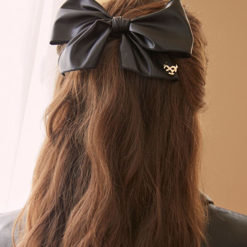 of Lavishe Fake Leather Bold Bow Pin