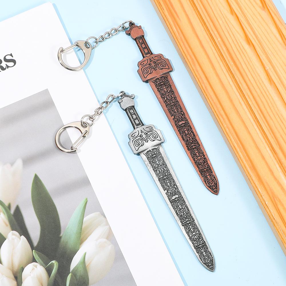 11.8cm Dark Moon Greatswor Elden's Keychain Pendant Bloodhound's Fang Cosplay Keyring Men Women Backpack Jewelry