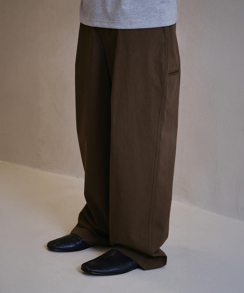 Daibeuin Uniform Cotton Chino Pants (Brown)