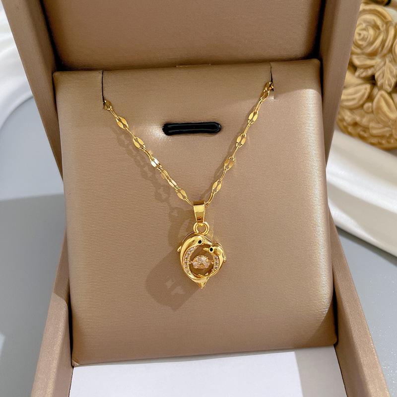 **Lively Women's Necklace: Titanium Steel & Gold-Plated Copper Clavicle Chain**
