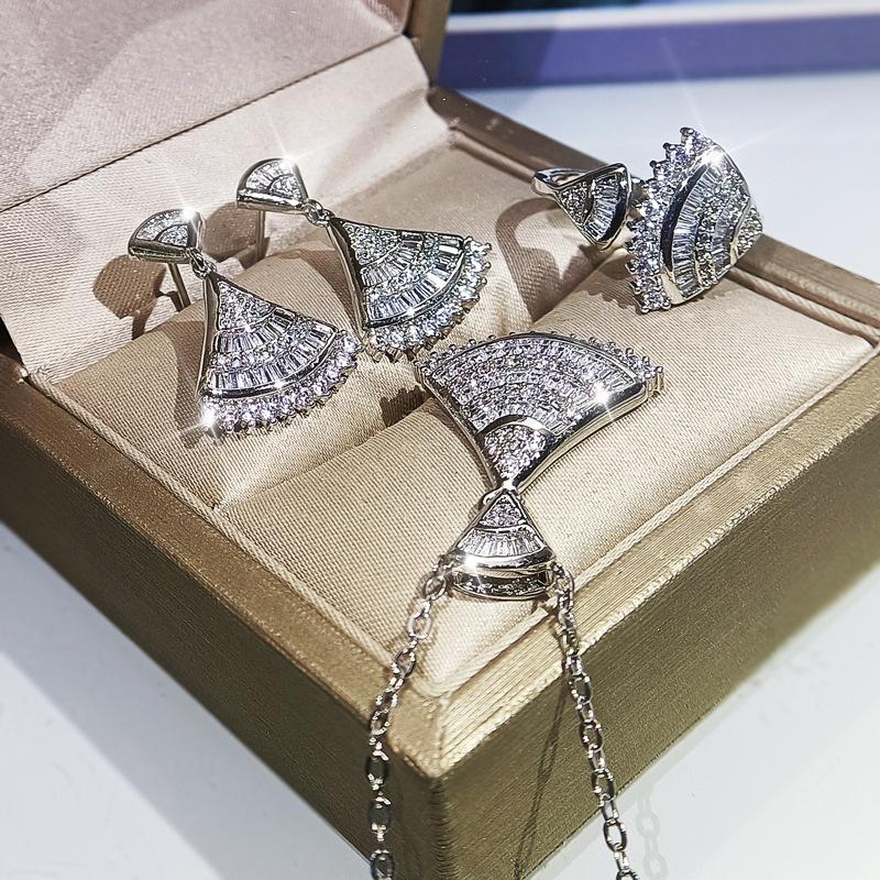 Gem Claw Chain Set Necklace Earring Ring Three Piece Set