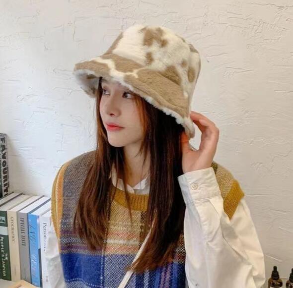 2023082062 Cow Painting Fleece Bucket Hats 8 Colors