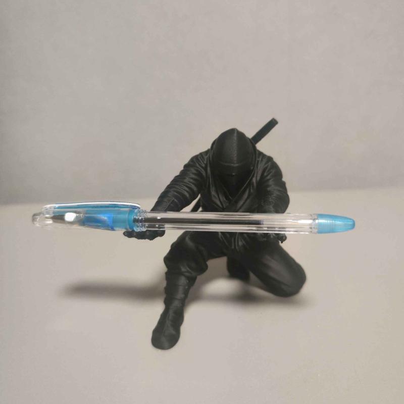 

2 pcs Invisible Shuriken 3D Printed Geometric Cut Design Pen Holder Modern Minimalist Desktop Stationery Organizer Creative Desk Decoration 2pcs чорний