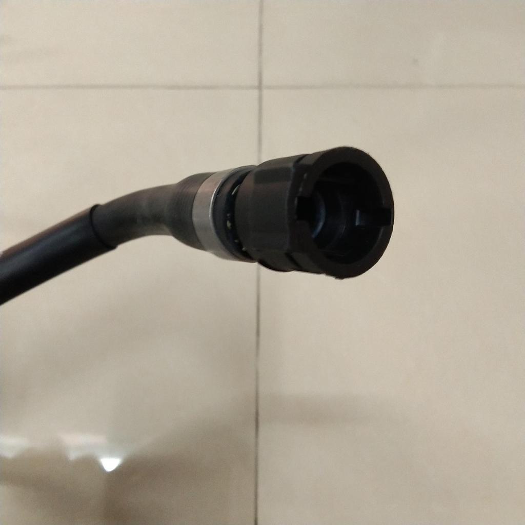 BMW E65/E66 Radiator/Water Tank Hose 17127541146