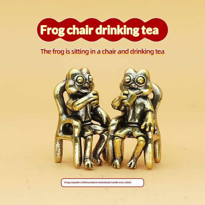 1Pc Solid Brass Office Table Small Ornament Mini Frog Sitting On Chair Drinking Home Desktop Decoration Tea Pet For Gifts