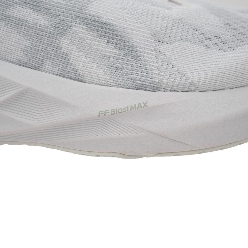 Asics Baskets Novablast 5 Blanc Gris Piémont Femme 1012B765-100