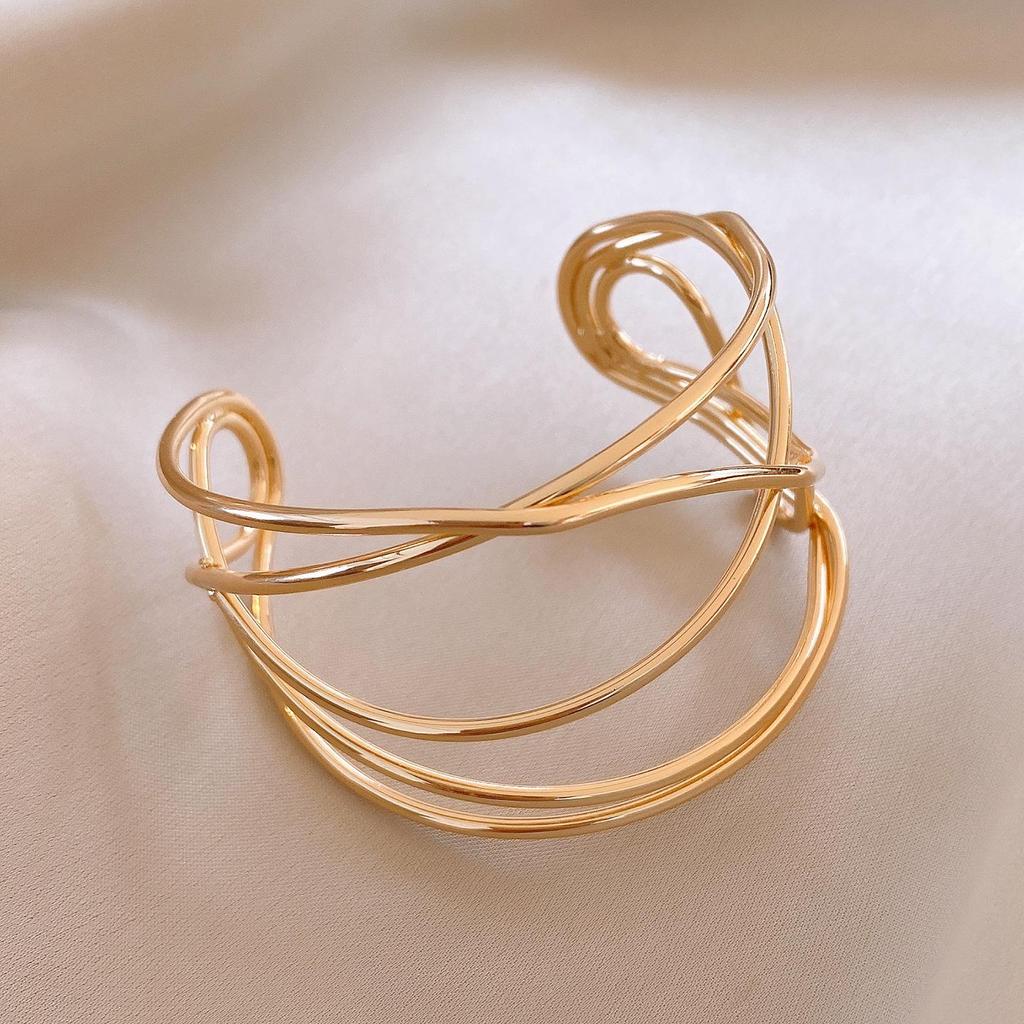 Elegant Retro Snake Twist Open Bangle: Luxurious Versatile Jewelry for Women