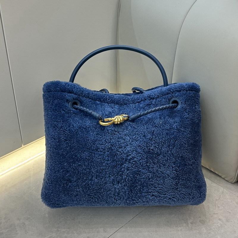

New lamb wool butterfly lock handbag tote bag underarm bag large capacity shoulder messenger bag bag women 25cm*10cm*20cm