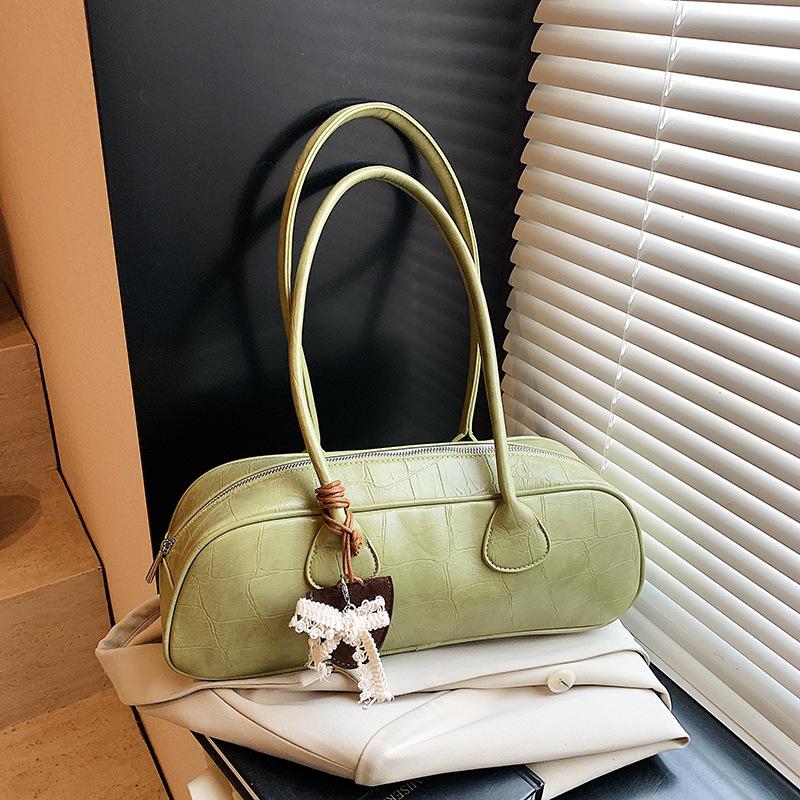 Niche bag women's fashion high-end sense portable shoulder bag popular underarm baguette bag