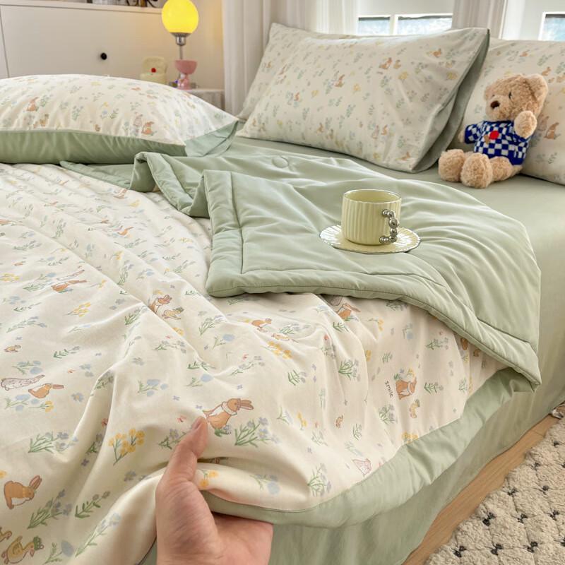 Duoshu Lightweight Summer Quilt