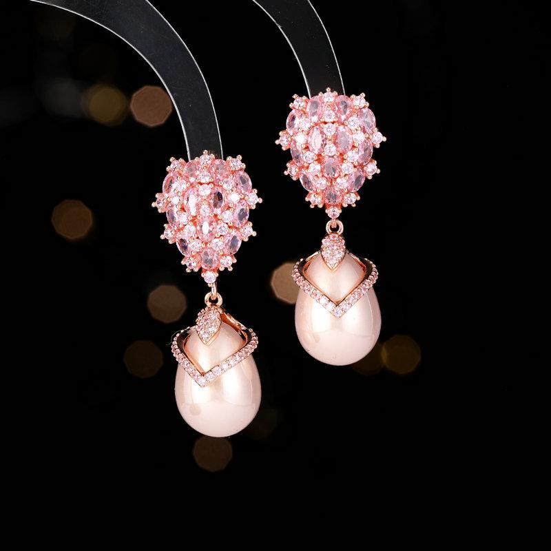 

S925 Silver Zircon-Inlaid Teardrop Pearl Earrings: French Retro Elegance
