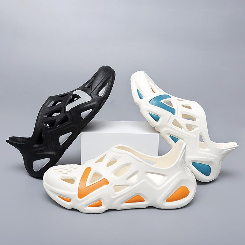 Fashion Men Trend New Summer Slippers Soft Bottom Cloud Slides Light Beach Shoes Male Suitable Indoor and Outdoor