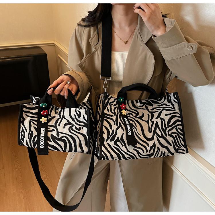 

Fresh Artistic Floral Canvas Tote Bag Large-capacity Portable Cross-slung Mommy 28x14x16 small зебра
