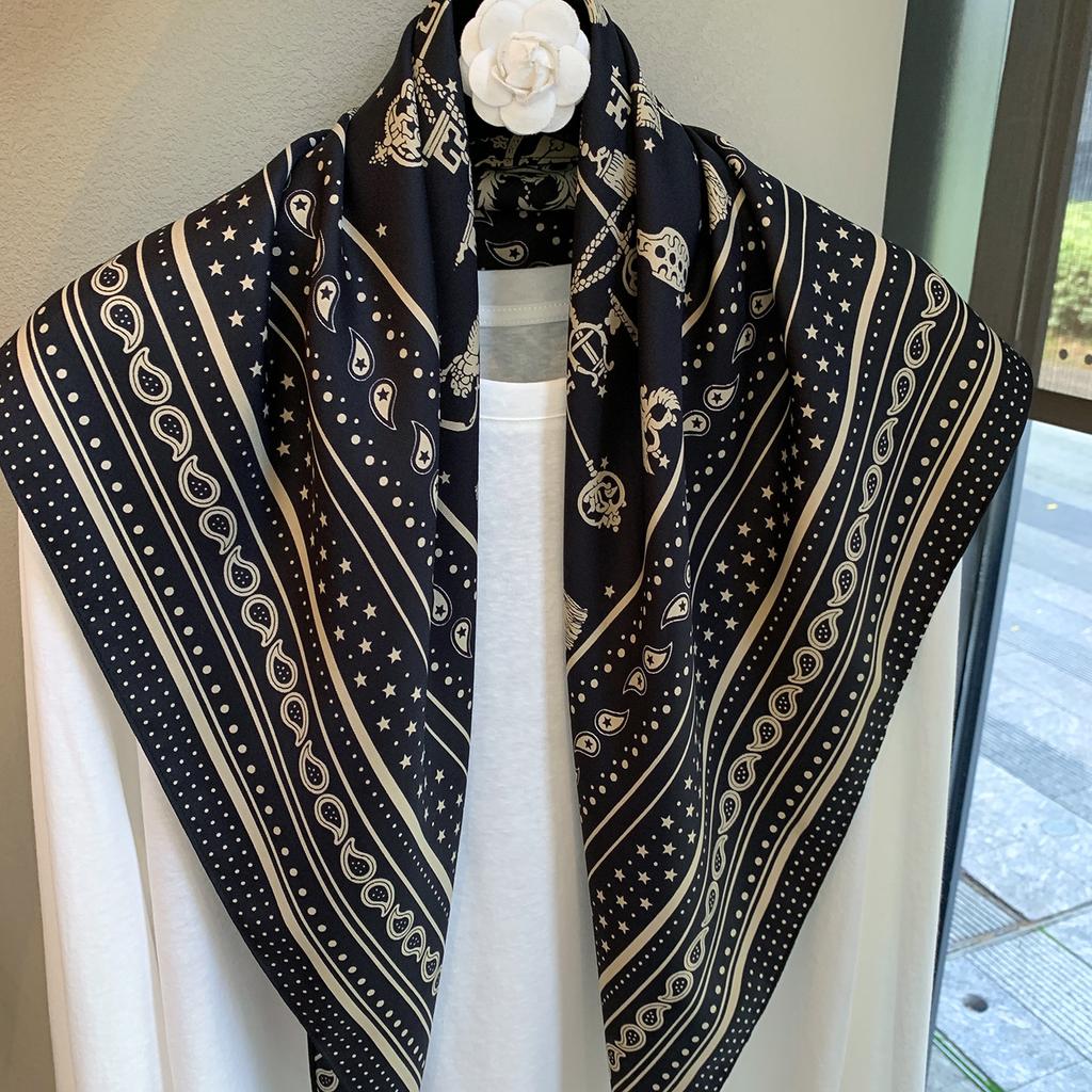 Korean Version of Twill Cashew Triangle Scarf Silk Scarf with Shirt Scarf Stacked with Versatile Fart Curtain Scarf Shawl Women's Silk Scarf