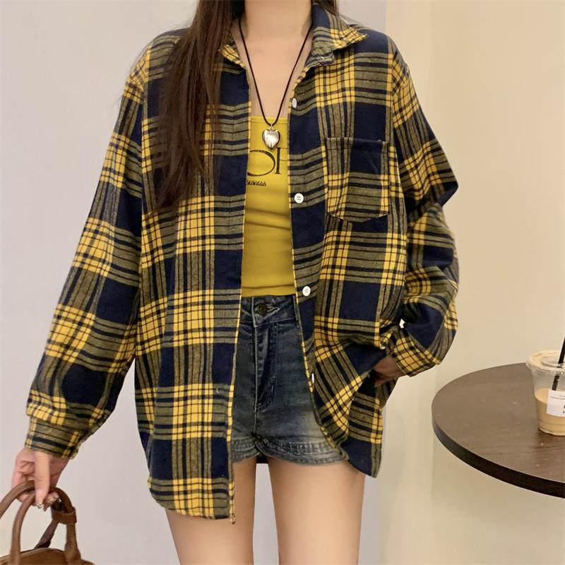 Karminrotes kariertes Hemd für Damen, Knopfleiste, Langarm, Kragen, karierte Hemdjacke, Schulmädchen, Freizeit, Wochenend-Outfit, Frühling, Sommer