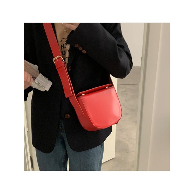 Red PU Bag Women's New Trendy Retro Saddle Bag Niche Versatile Ins One-shoulder Crossbody Bag Women