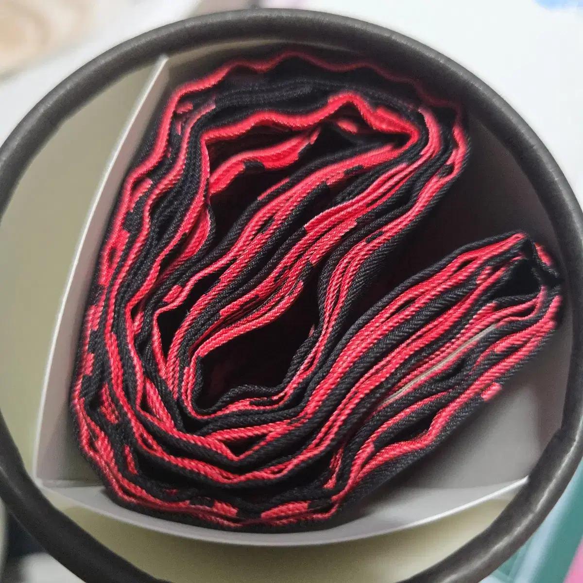 

Шарф Touched Highlight 2