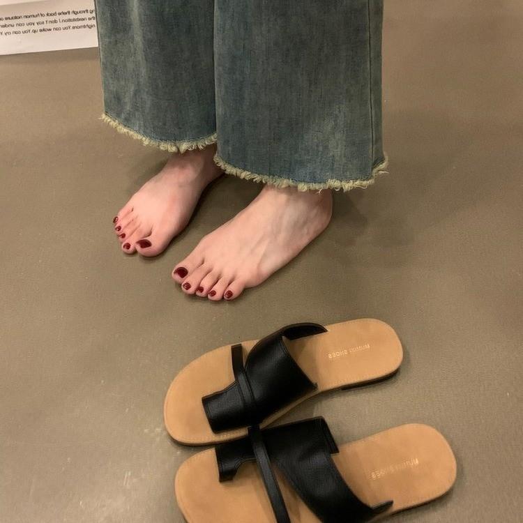Set of toe slippers for women to wear 2024 summer new round head Korean version niche design casual versatile beach sandals