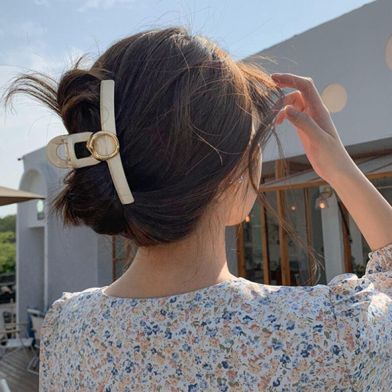 

Cheddolin Gold Ring Point Hair Clip transparency
