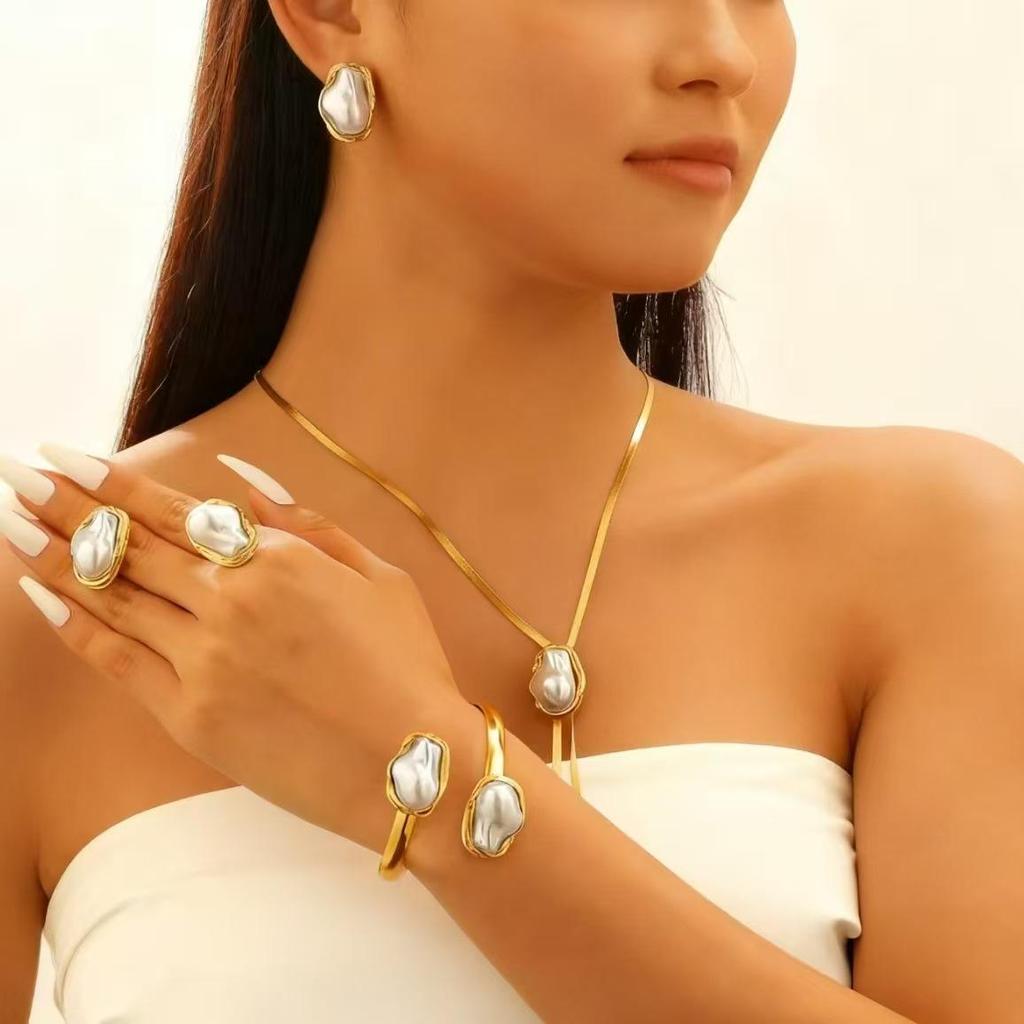 Baroque Pearl Choker - European & American Style with Irregular Design, Simple Metal Open Necklace