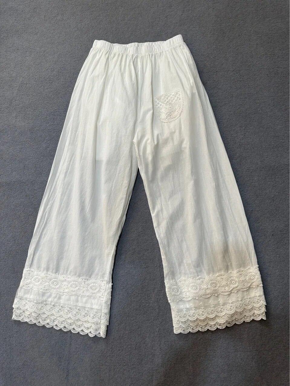 

Johnature Mori Render хлопковые брюки длиной до щиколотки, летние японские свободные женские брюки с эластичной резинкой на талии и вышивкой в ​​стиле пэчворк One Size белый