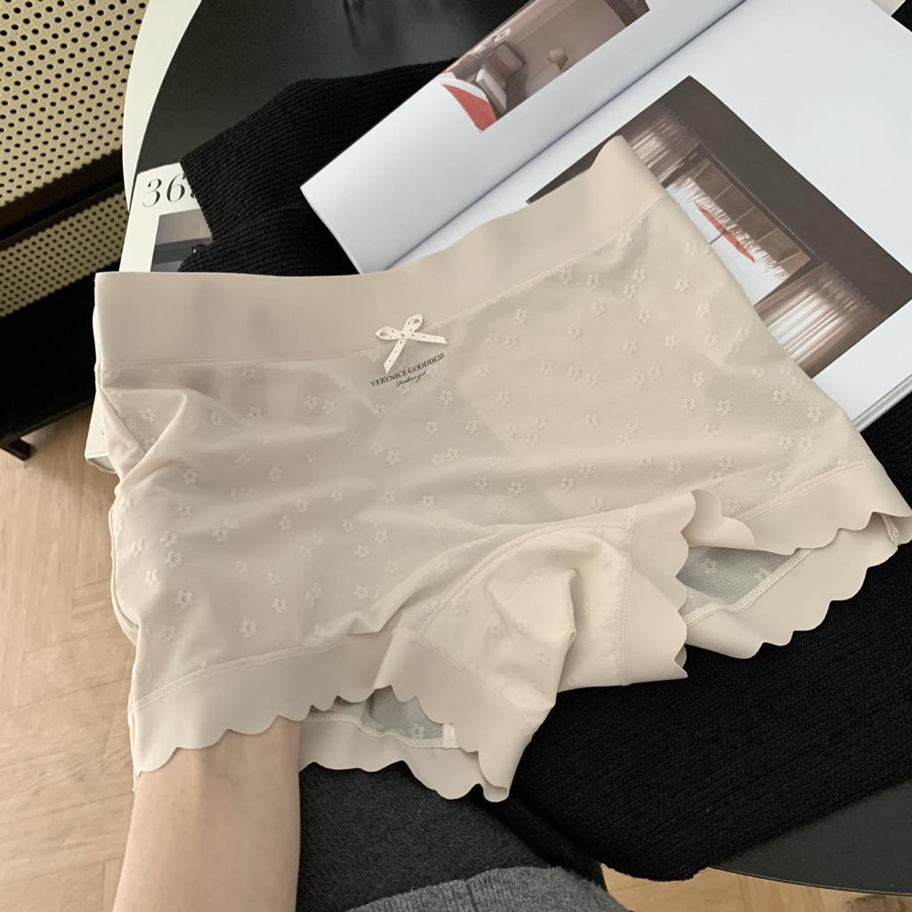 Girl Summer Lace Jacquard Flower Flower Breathable High Play Ice Silk Middle Waist Flat Angle Briefs