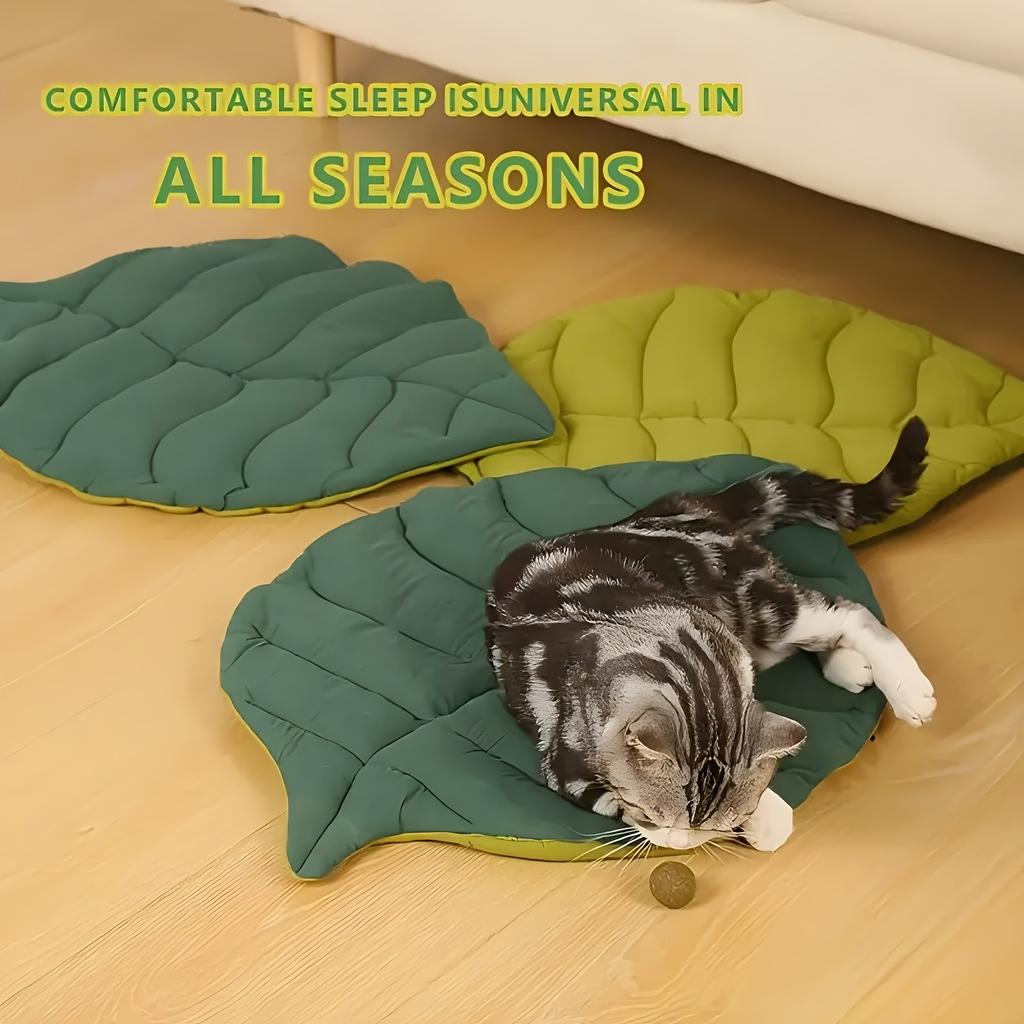 Comfortable Argyle Pet Mat - Soft Polyester, Washable, Non-Slip Sleeping Pad for Cats and Dogs, Chew Resistant, Ideal for Small Pets, Pet Bedding