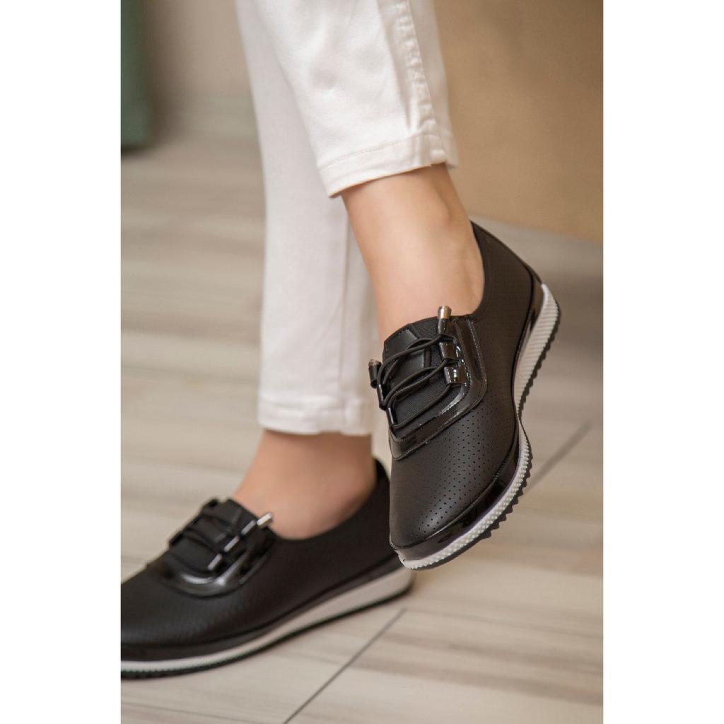 Orthopädische Ballerina-Schuhe aus weicher Haut für Damen mit perforiertem Kordelzug