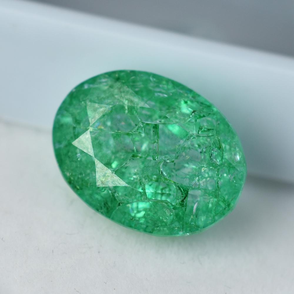 Natural Green Emerald Loose Gemstone 9.65 ct Oval Cut for Jewelry Making and Gem Collections