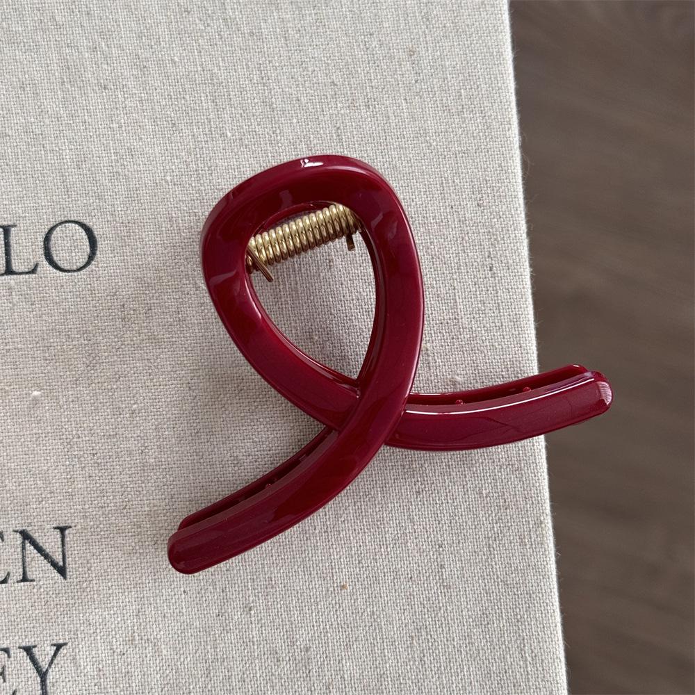 Gold Red Festive Claw Clip: Flashy Hair Accessory for New Year