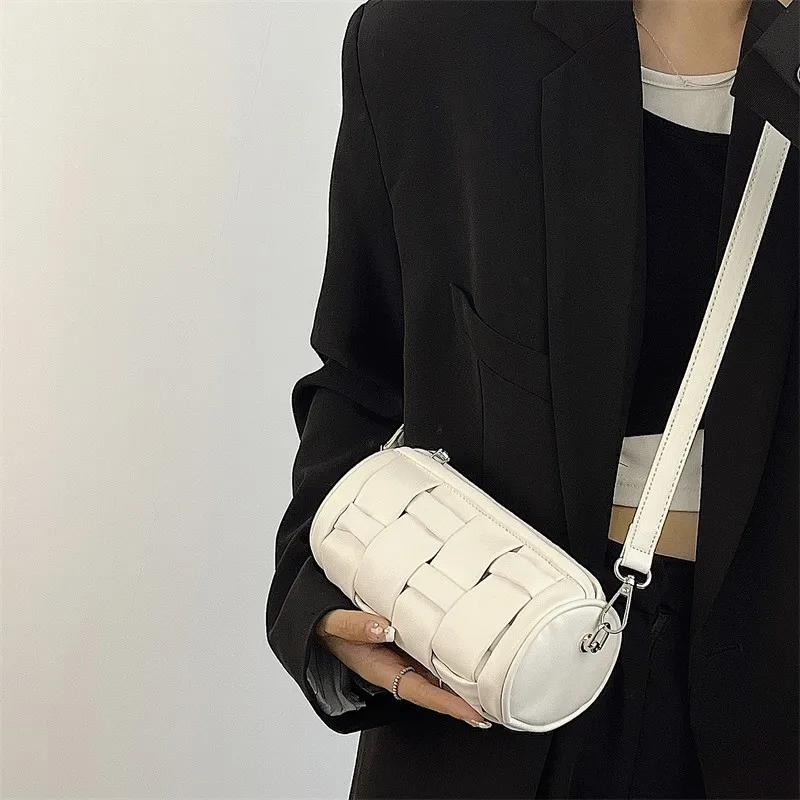 

Новые женские мини-сумки из кожи белого цвета через плечо, женские сумки ручной работы с плетением в форме цилиндра, универсальные трендовые сумки через плечо для отдыха Mini(Max Length<20cm)