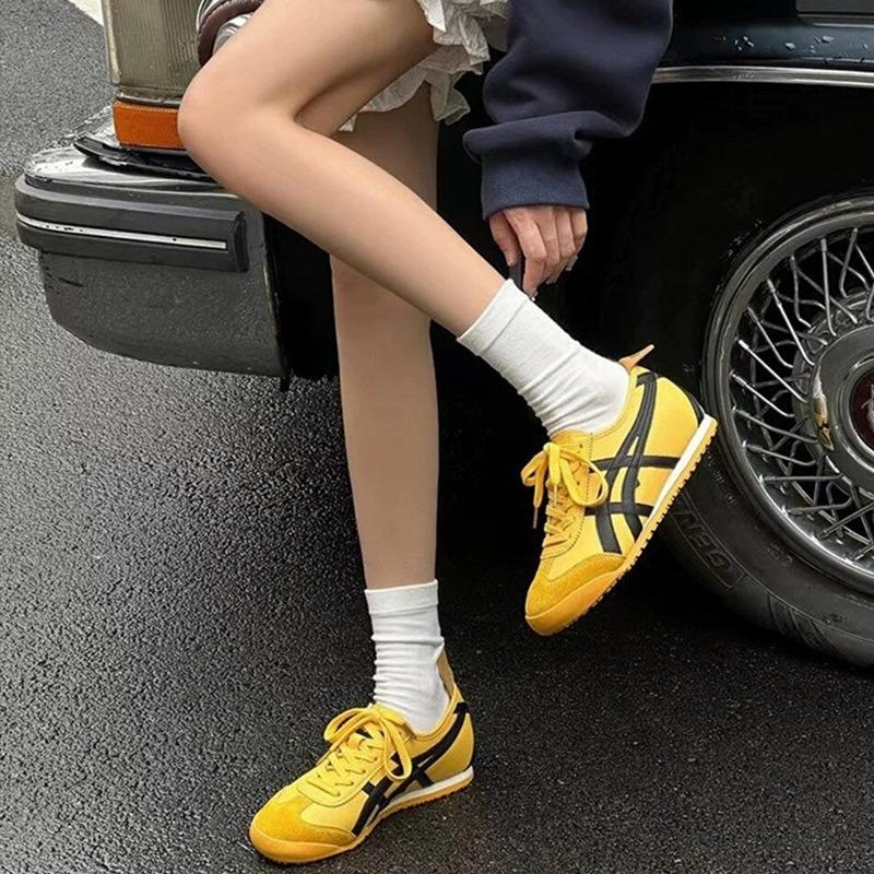 Red New Retro Women's Flat-bottomed Sports Style Casual Board Shoes Women