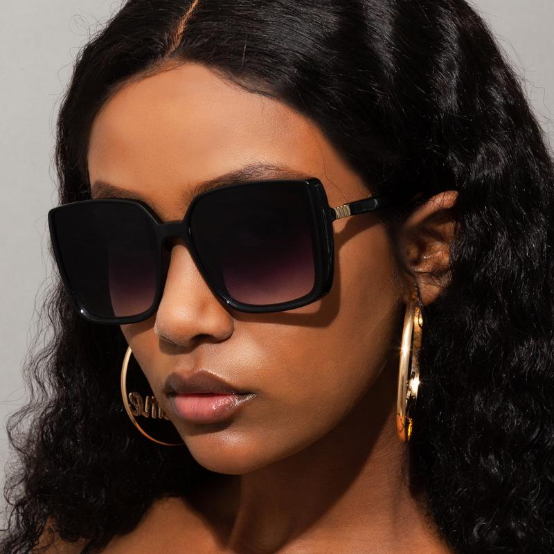 

Fashion Oversized Sunglasses Women Luxury Designer Vintage Square Sun Glasses Classic Eyewear UV400 Big Frame Sunglasses