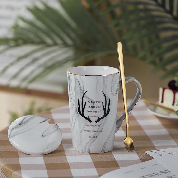 Elegant Marble Pattern Mug with Gold Trim, Spoon Lid, and Custom Logo - Ideal for Coffee or as a Souvenir Gift.