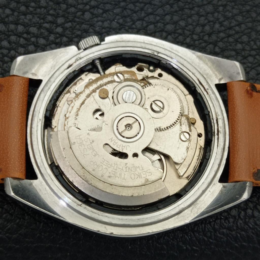 AUTOMATIC VINTAGE SEIKO 5 JAPAN 7S36A MENS WHITE COLOR DIAL WATCH a702612-1 R209-a702612