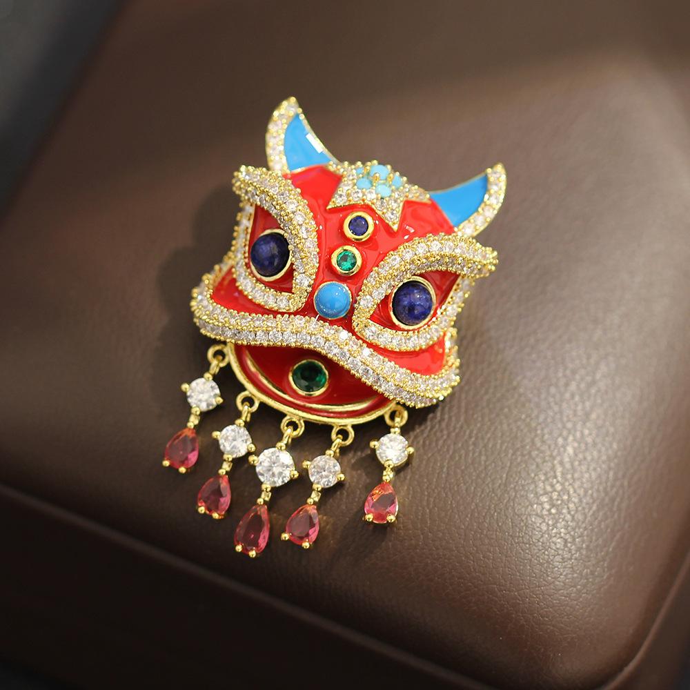 Guochao Lion Dance Brooch High-end Women's Niche Design Sense Creative Pin Light Luxury Temperament Corsage Coat Suit Accessories
