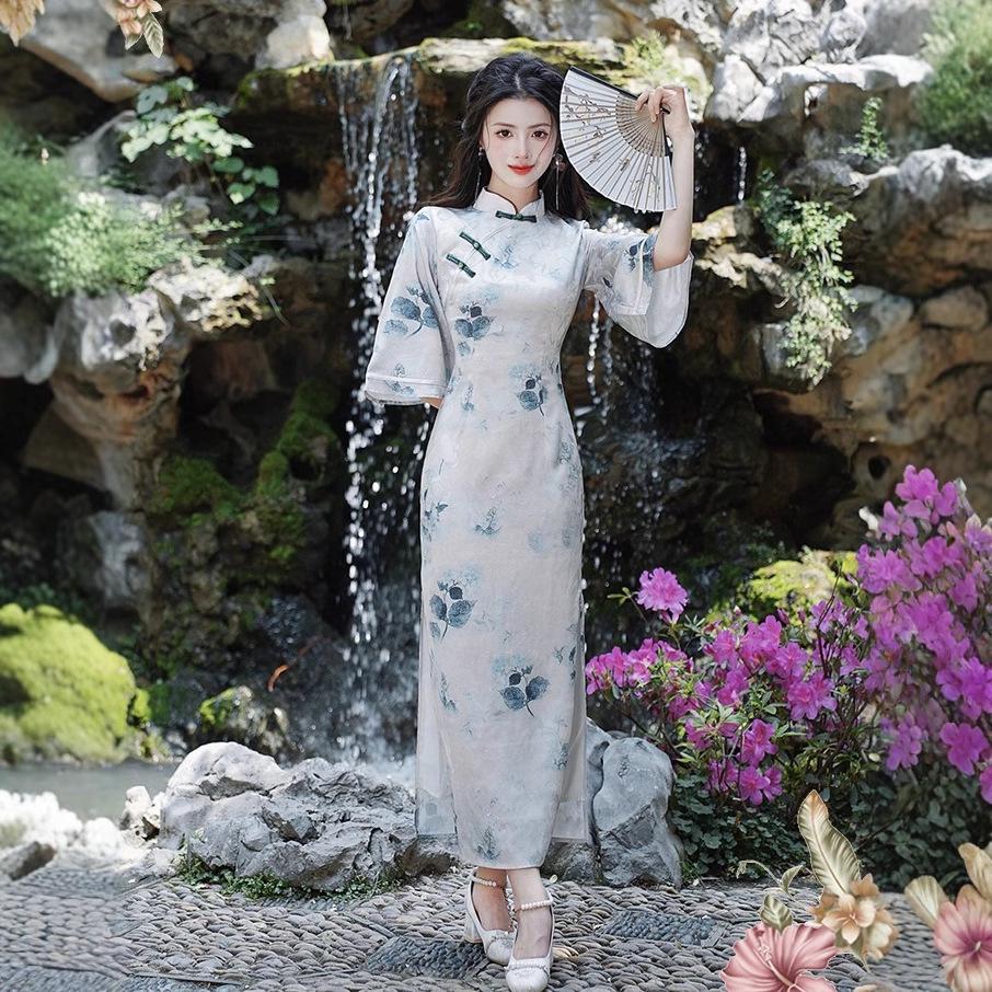 2025 Modern Chinese Big Sleeve Qipao: Elegant Retro-Inspired Daily Wear for Young Women
